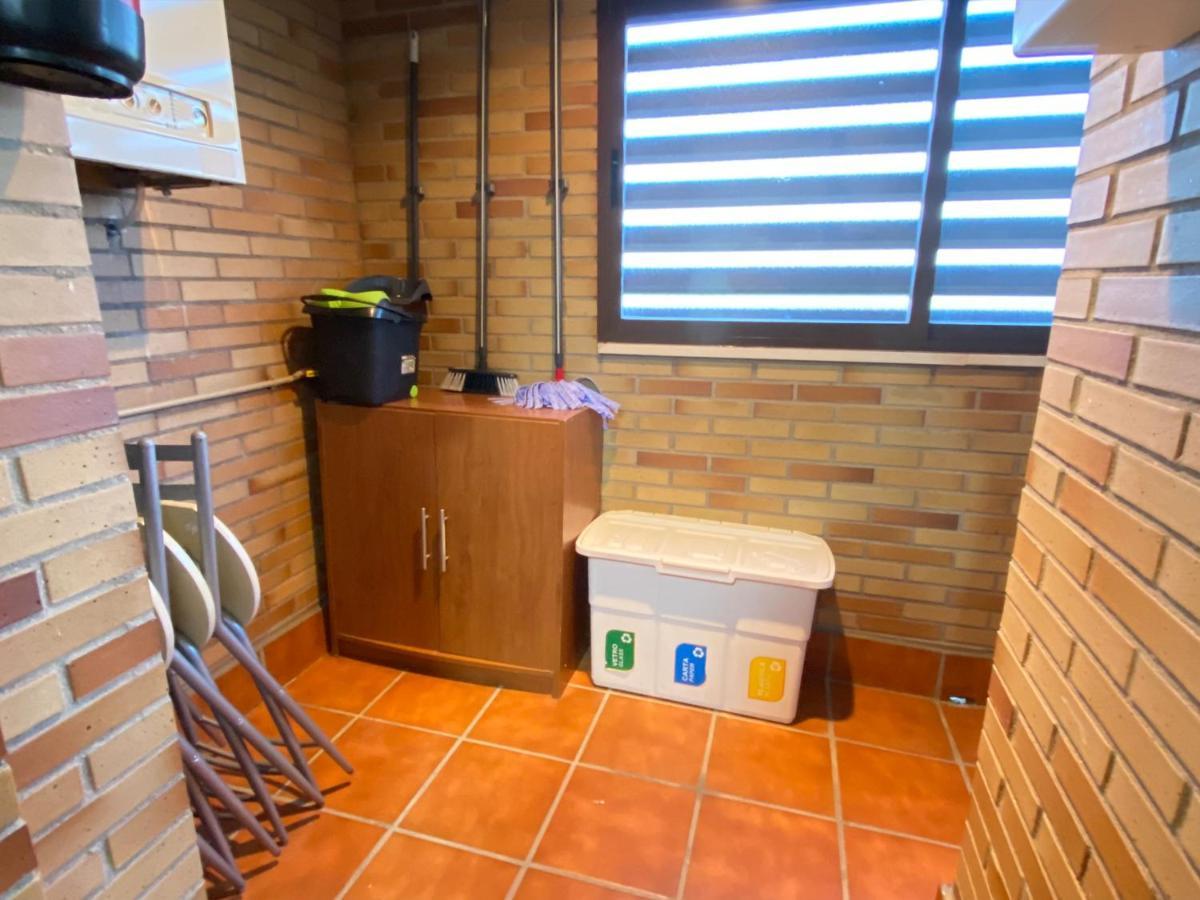 Apartamento Aires De Toledo-parque Warner Y Madrid En Familia Toledo